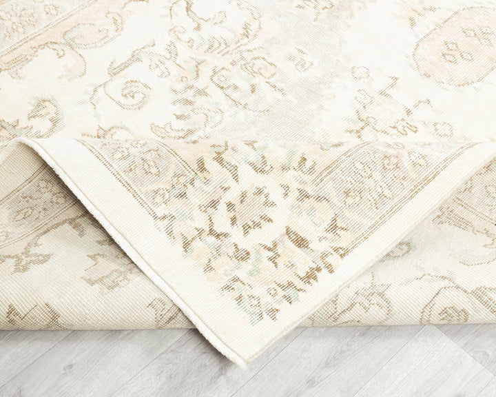 Faded Oushak Rug 8' 11" x 5' 3" | No. VR96294