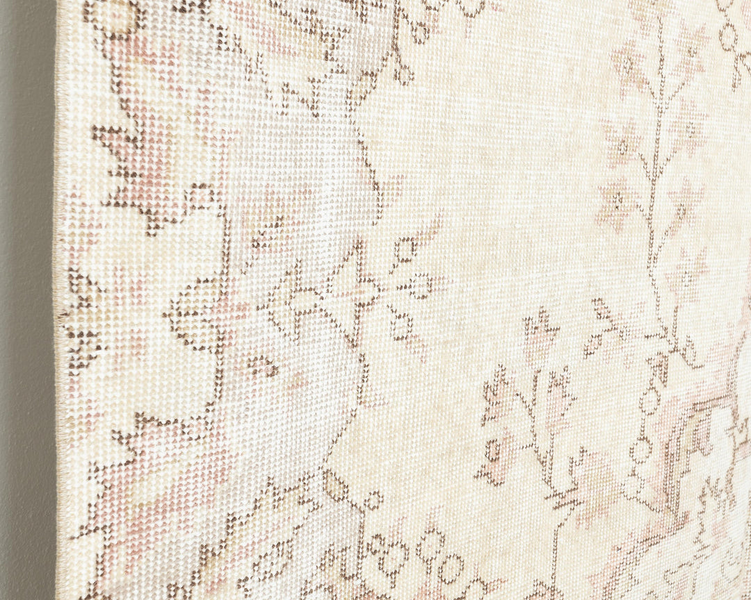 Beige Oushak Rug 9' 8" x 5' 9" | No. VR55801
