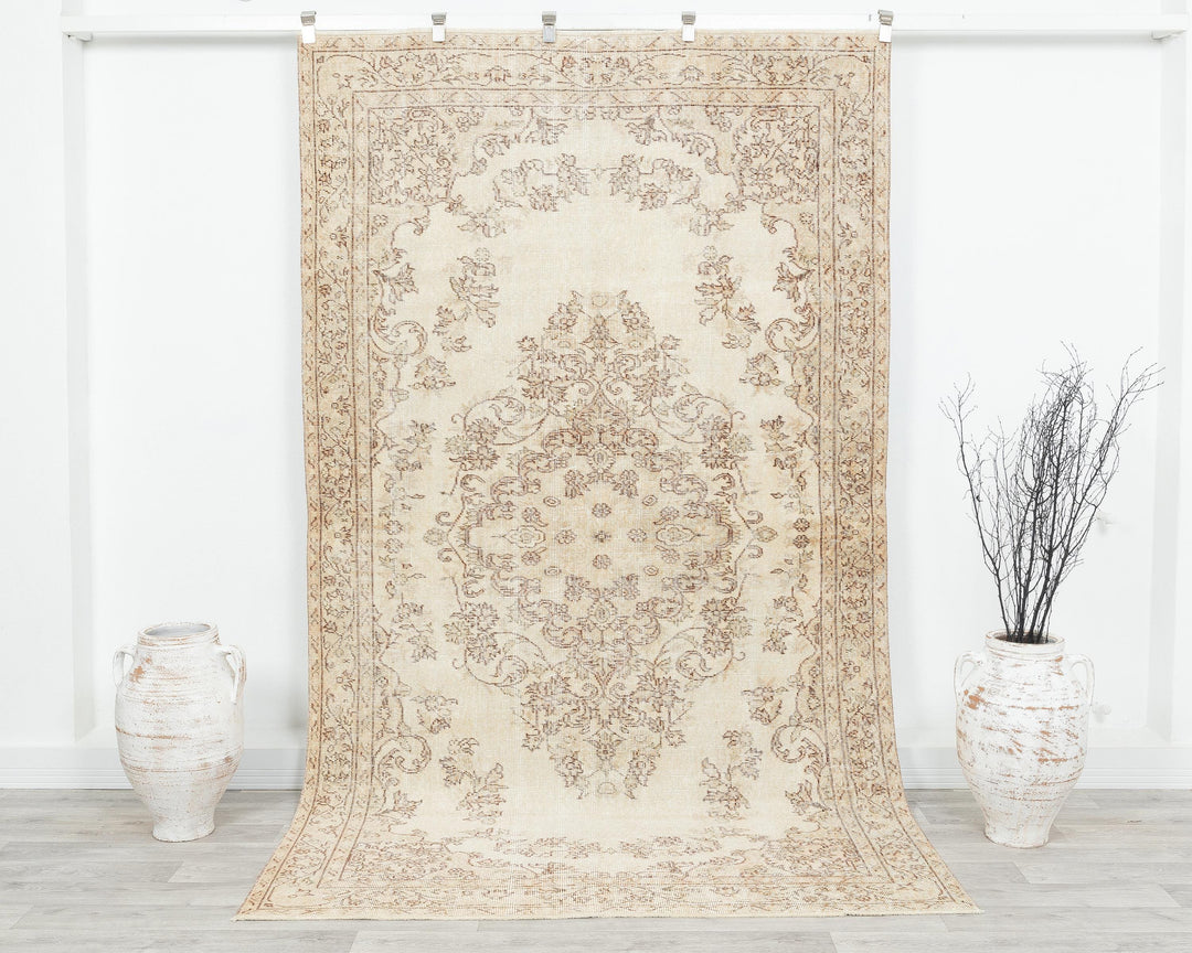 Beige Oushak Rug 5' 4" x 8' 10" | No. VR94020