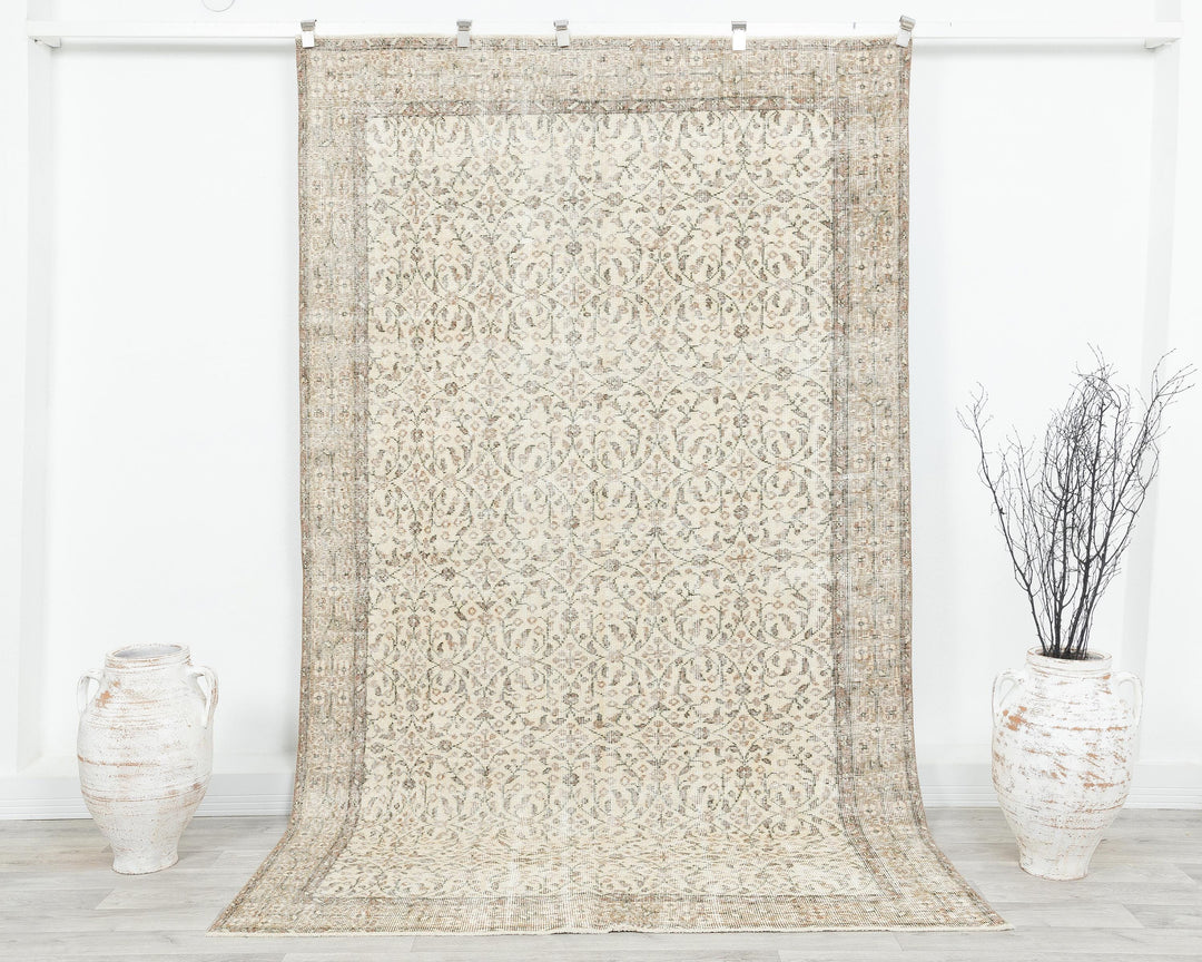 Beige Oushak Rug 5' 5" x 8' 10" | No. VR57315