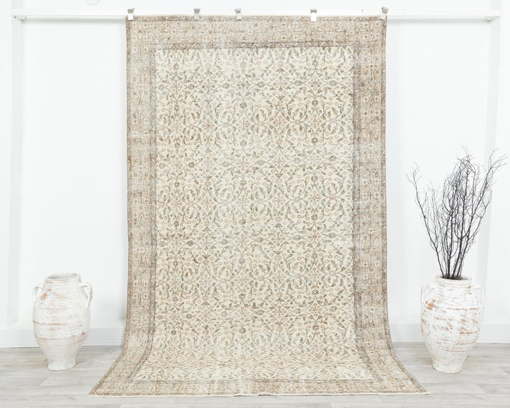 Beige Oushak Rug 5' 5" x 8' 10" | No. VR57315