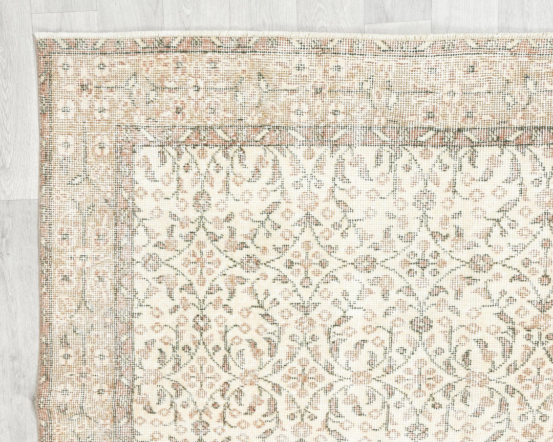 Beige Oushak Rug 5' 5" x 8' 10" | No. VR57315