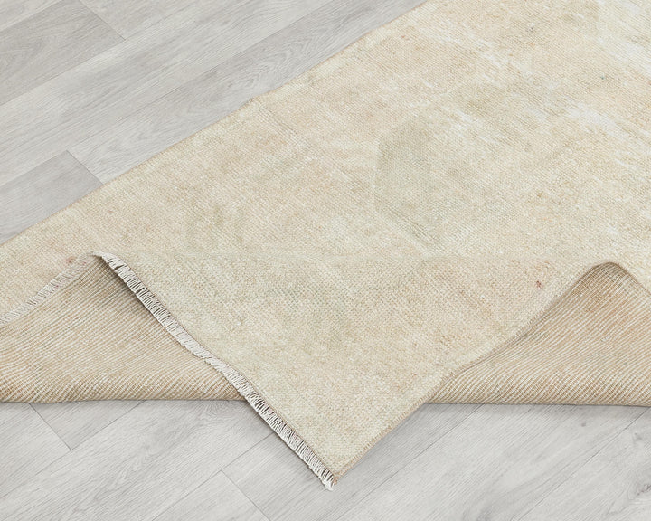 Beige Runner Rug 2' 7" x 8' 6" | No. VR46513
