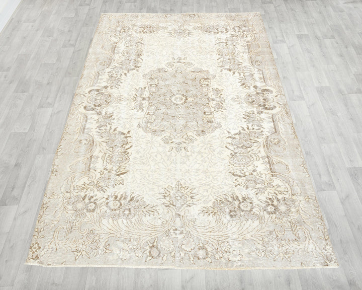 Beige Oushak Rug 5' 4" x 8' 6" | No. VR58456