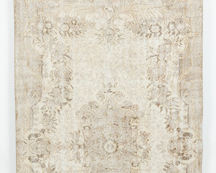 Beige Oushak Rug 5' 4" x 8' 6" | No. VR58456