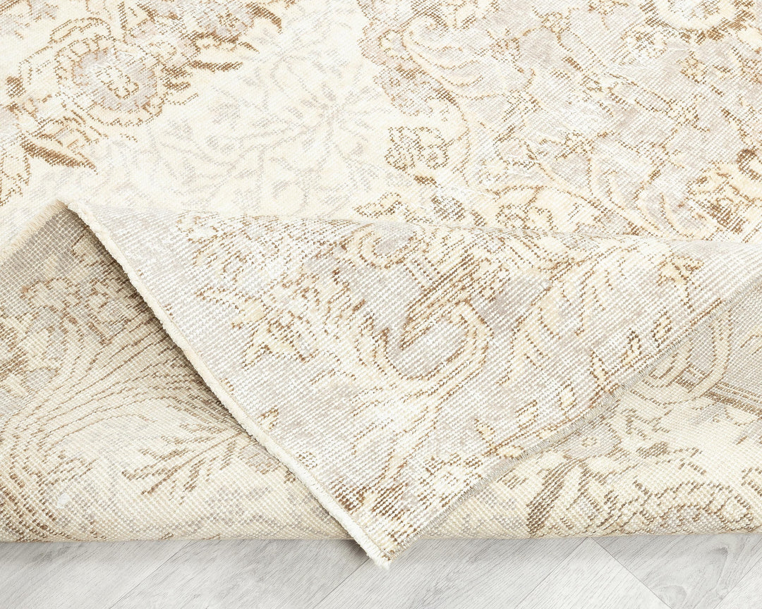 Beige Oushak Rug 5' 4" x 8' 6" | No. VR58456