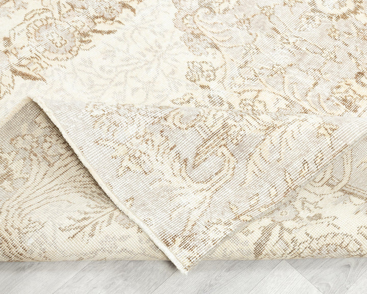 Beige Oushak Rug 5' 4" x 8' 6" | No. VR58456