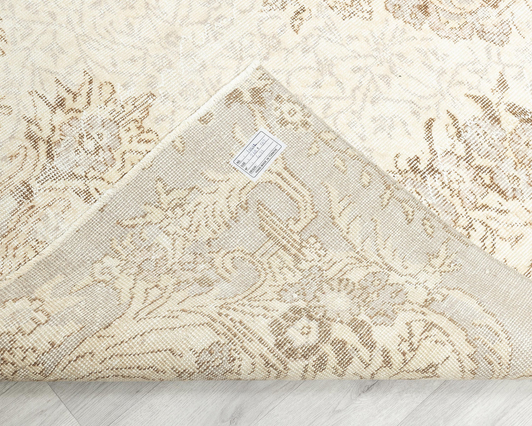 Beige Oushak Rug 5' 4" x 8' 6" | No. VR58456