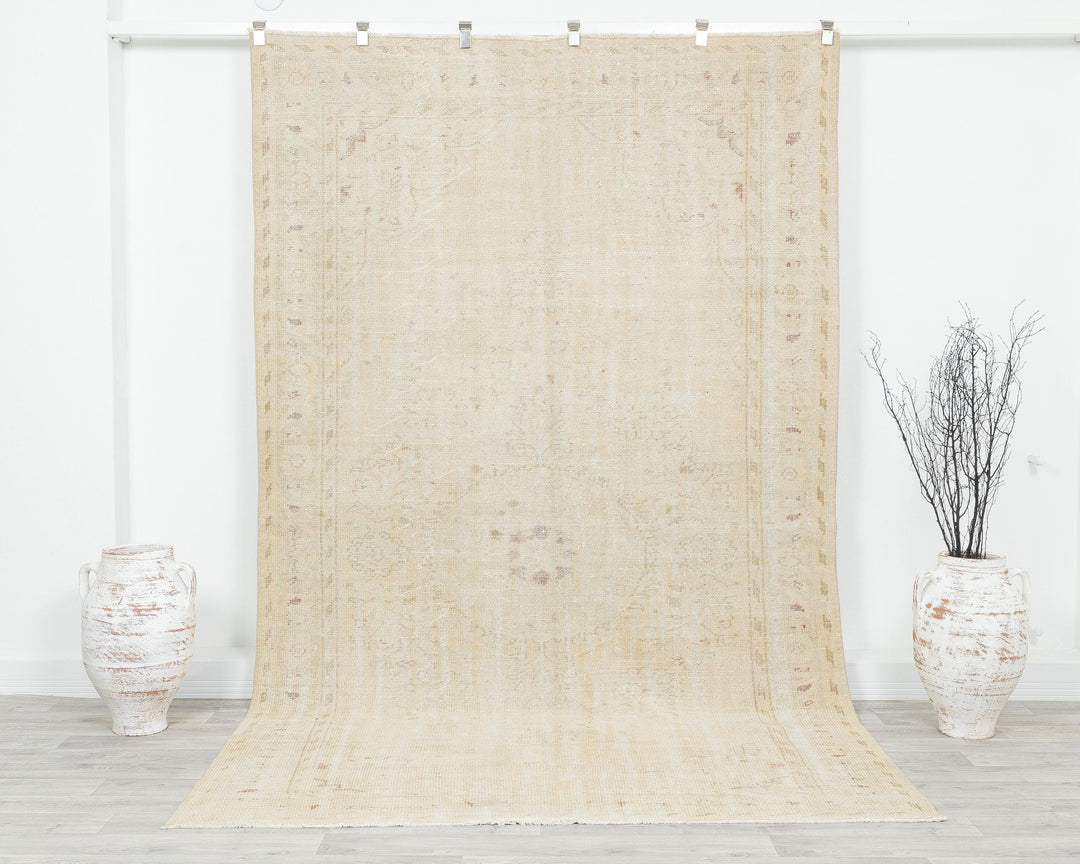 Beige Oushak Rug 6' x 9' 10" | No. VR60387