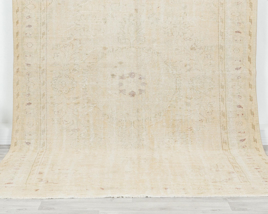 Beige Oushak Rug 6' x 9' 10" | No. VR60387