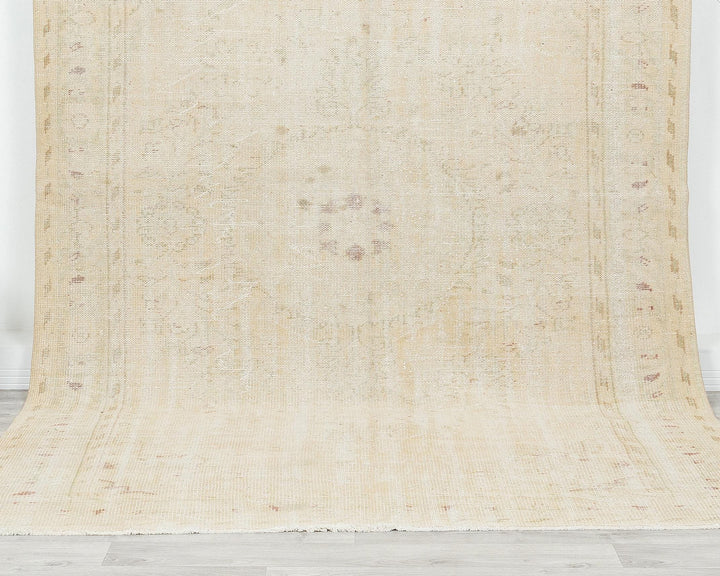 Beige Oushak Rug 6' x 9' 10" | No. VR60387