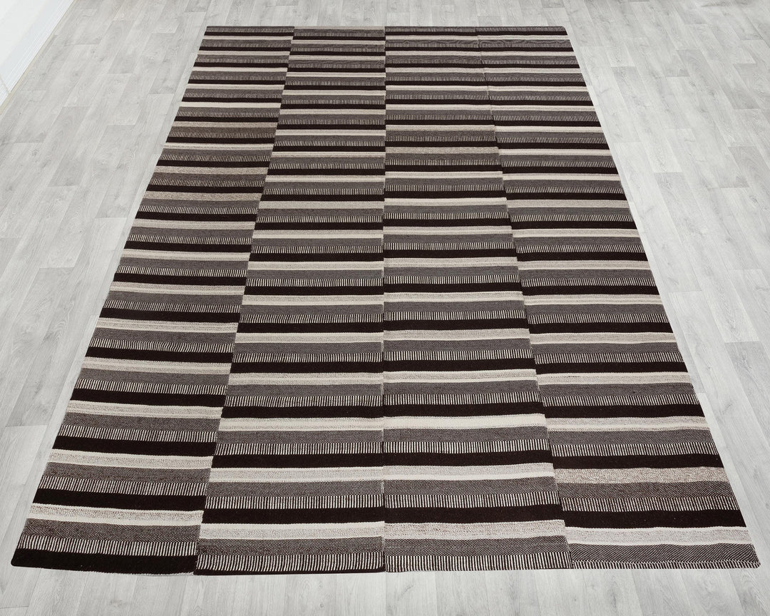 Kilim Rug 9' x 13' 4" | No. VR95618