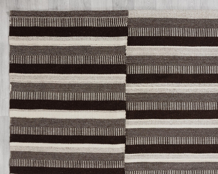 Kilim Rug 9' x 13' 4" | No. VR95618