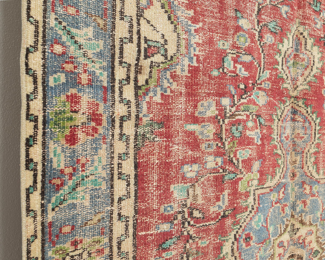 Red Oushak Rug 5' 2" x 7' 8" | No. VR57040