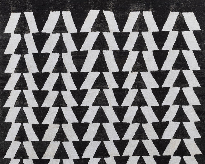 Black Kilim Rug 8' 2" x 10' 6" | No. VR33124
