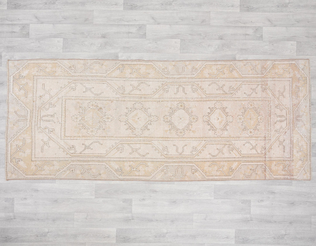 Neutral Runner Rug 3' 5" x 8' 6" | No. VR65520