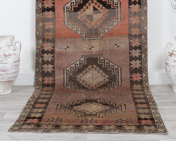 Runner Rug 3' 5" x 10' 1" | No. VR33802