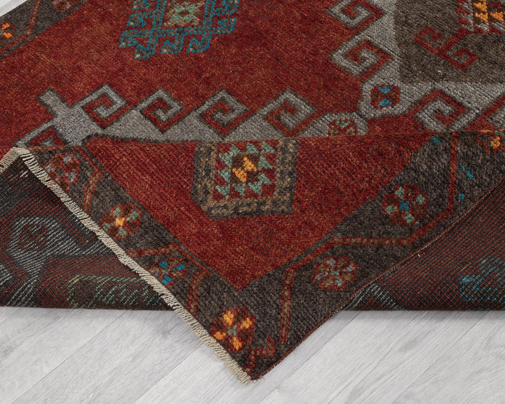 Red Runner Rug 4' 10" x 11' 1" | No. VR13506