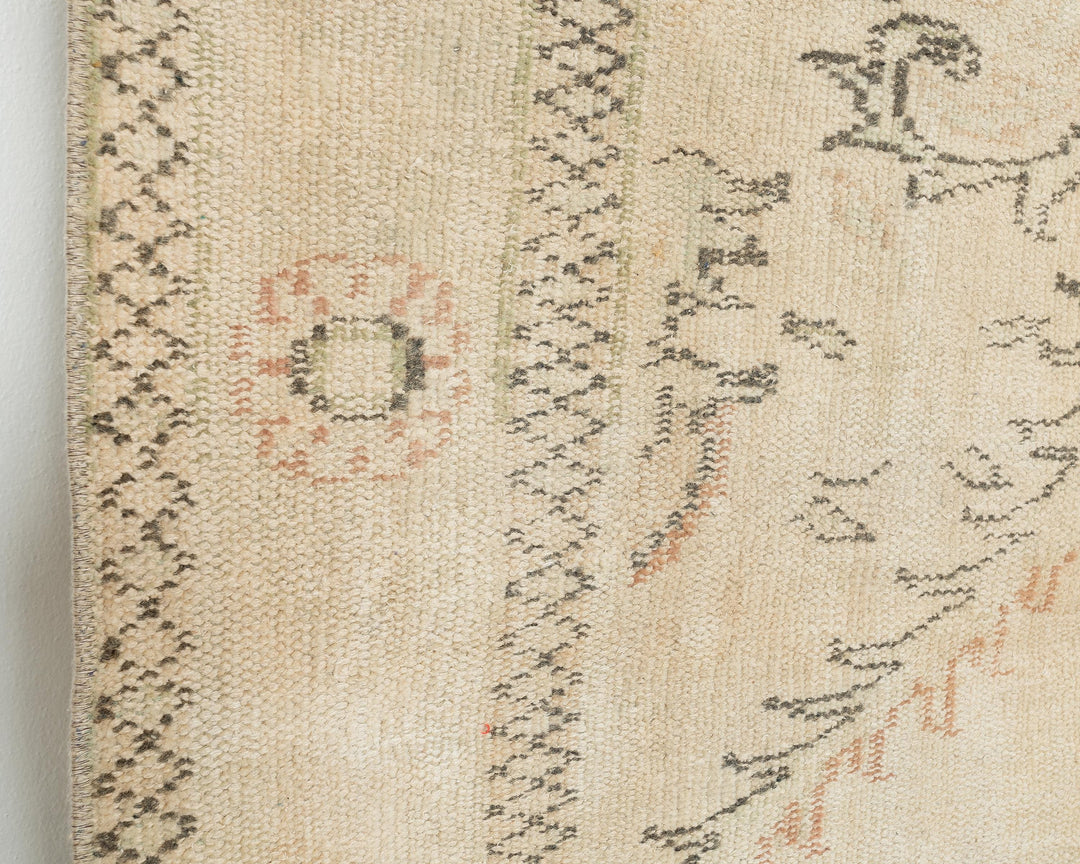 Beige Oushak Rug 6' 9" x 11' 6" | No. VR76490