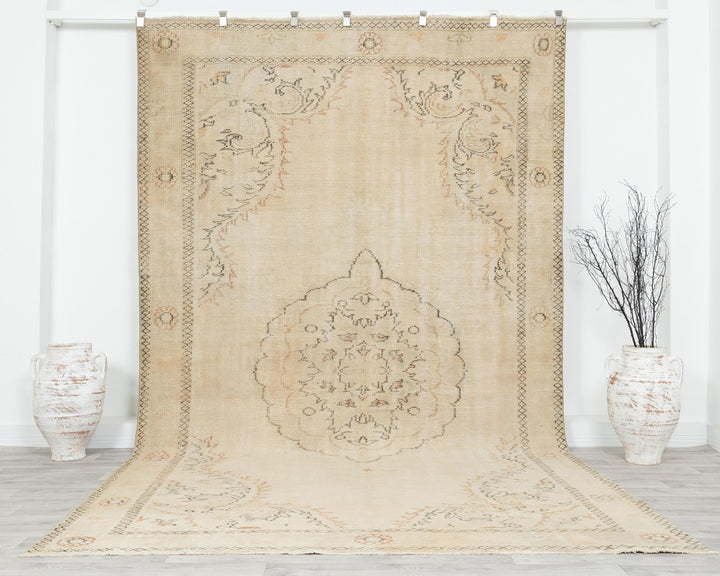Beige Oushak Rug 6' 9" x 11' 6" | No. VR76490