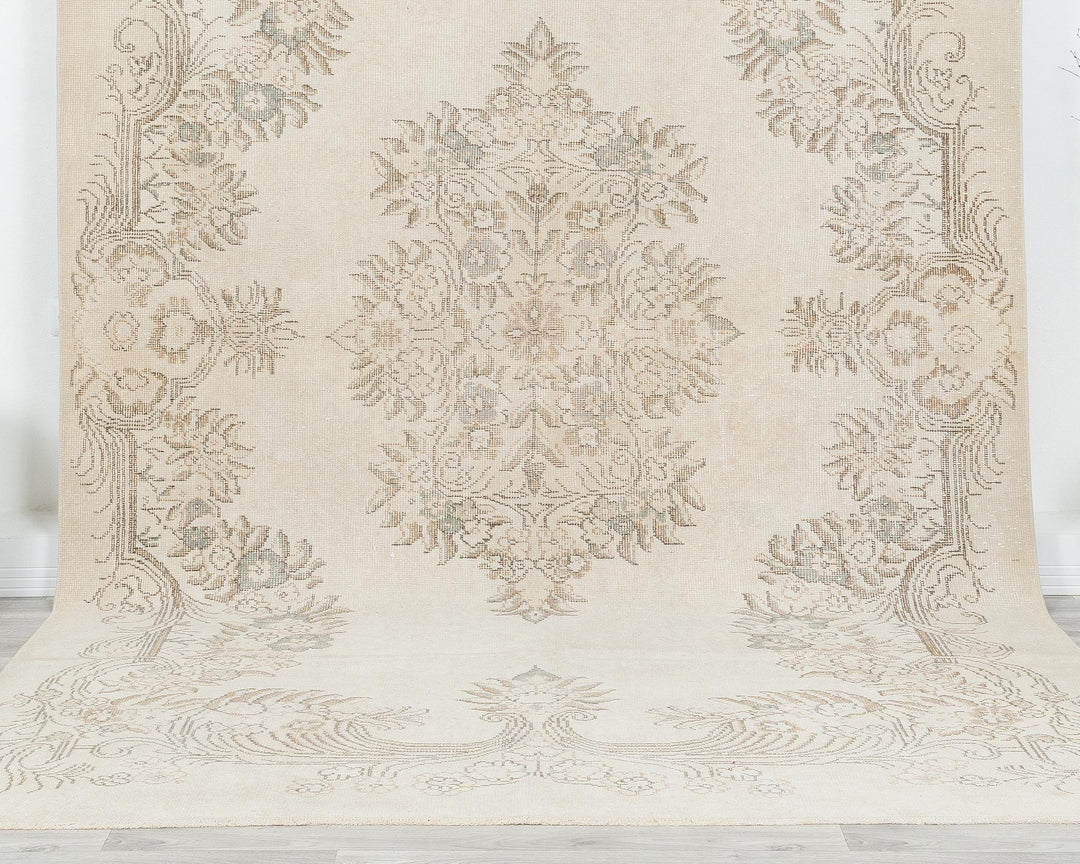 Ivory Oushak Rug 6' 2" x 10' 4" | No. VR20204