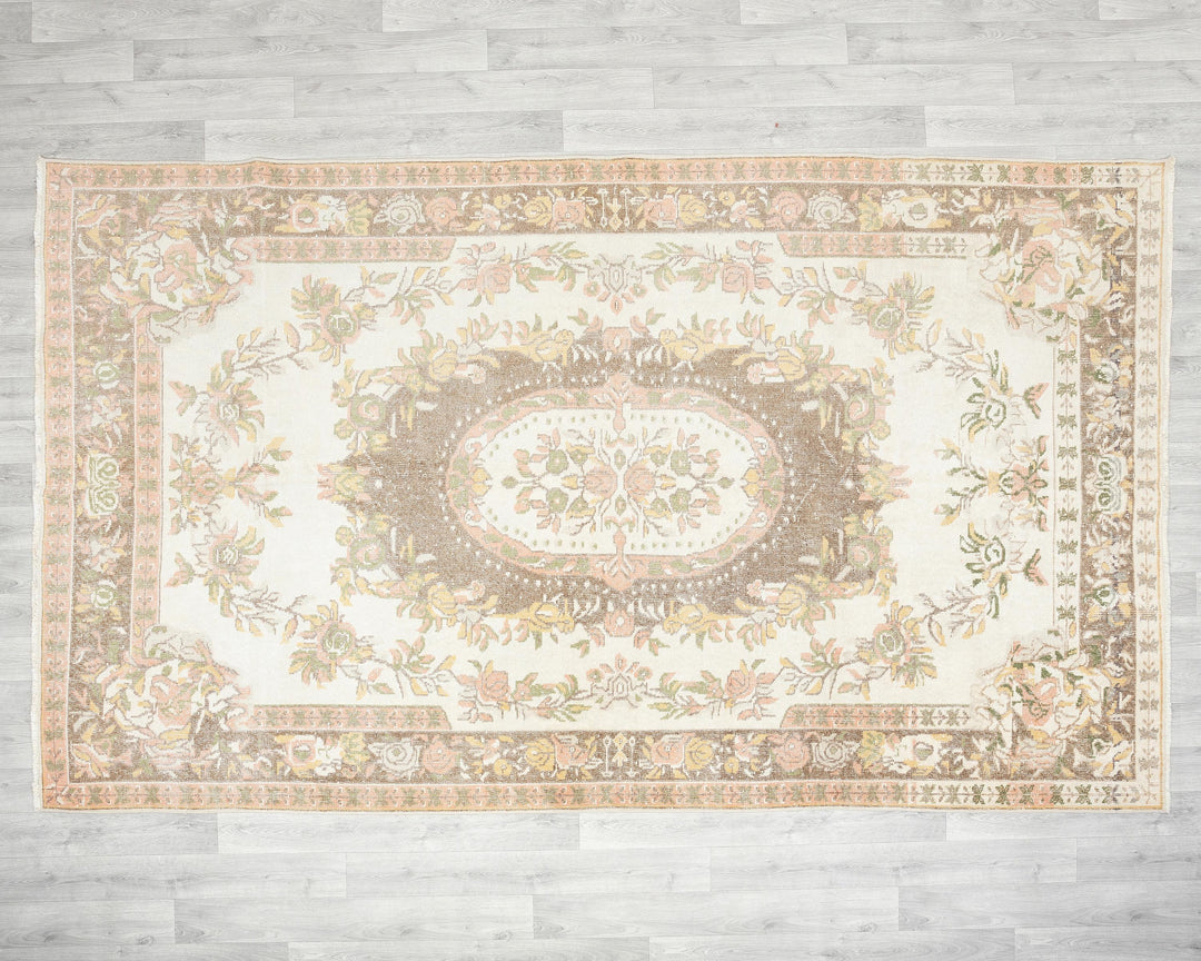 Beige Oushak Rug 6' 2" x 10' 2" | No. VR54224
