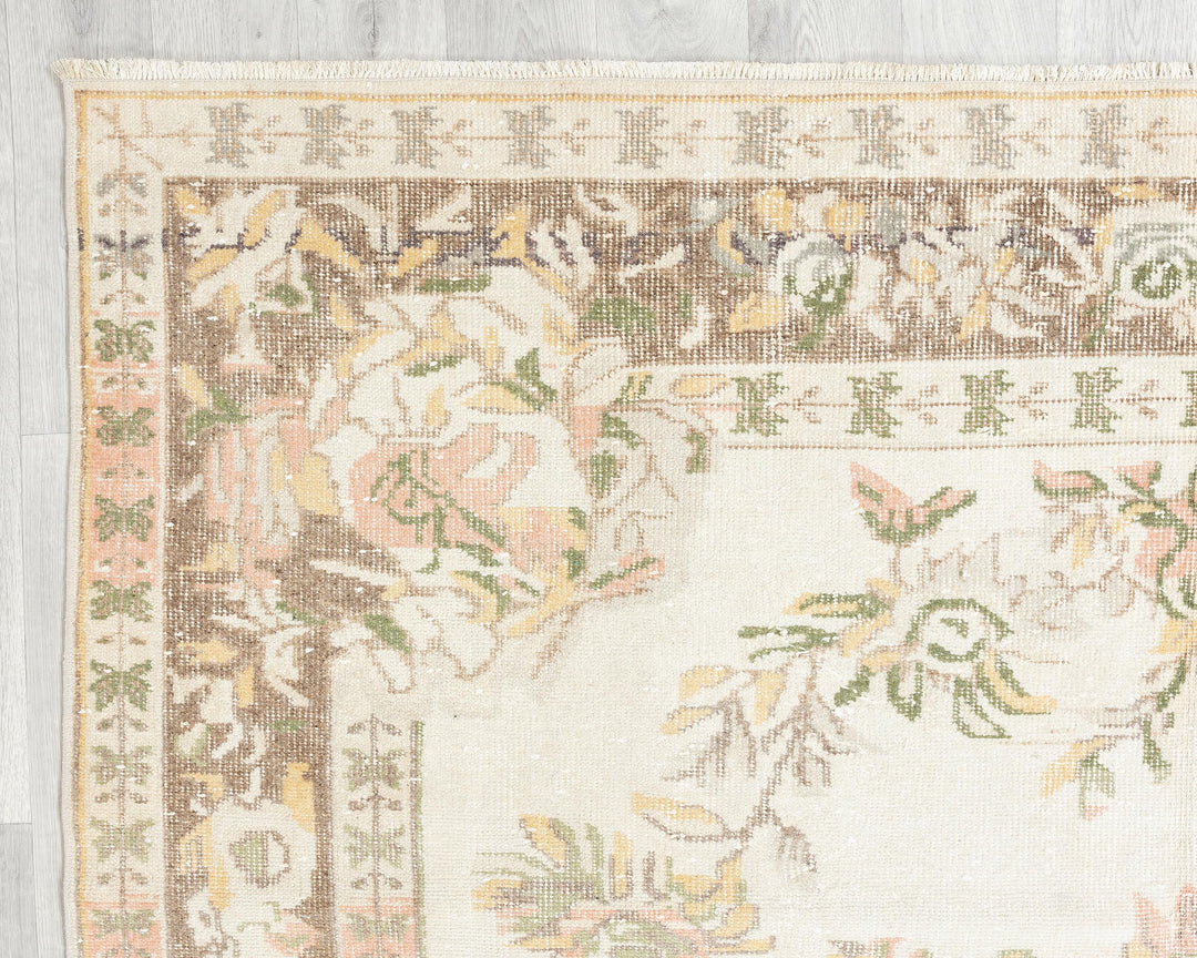 Beige Oushak Rug 6' 2" x 10' 2" | No. VR54224