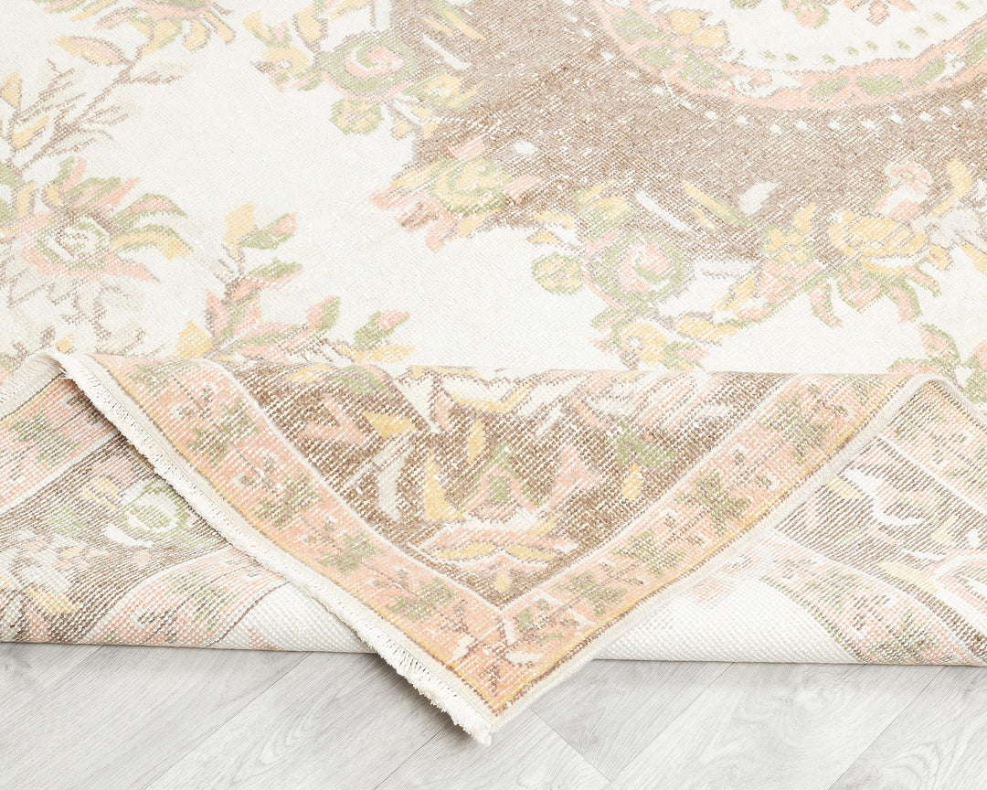 Beige Oushak Rug 6' 2" x 10' 2" | No. VR54224