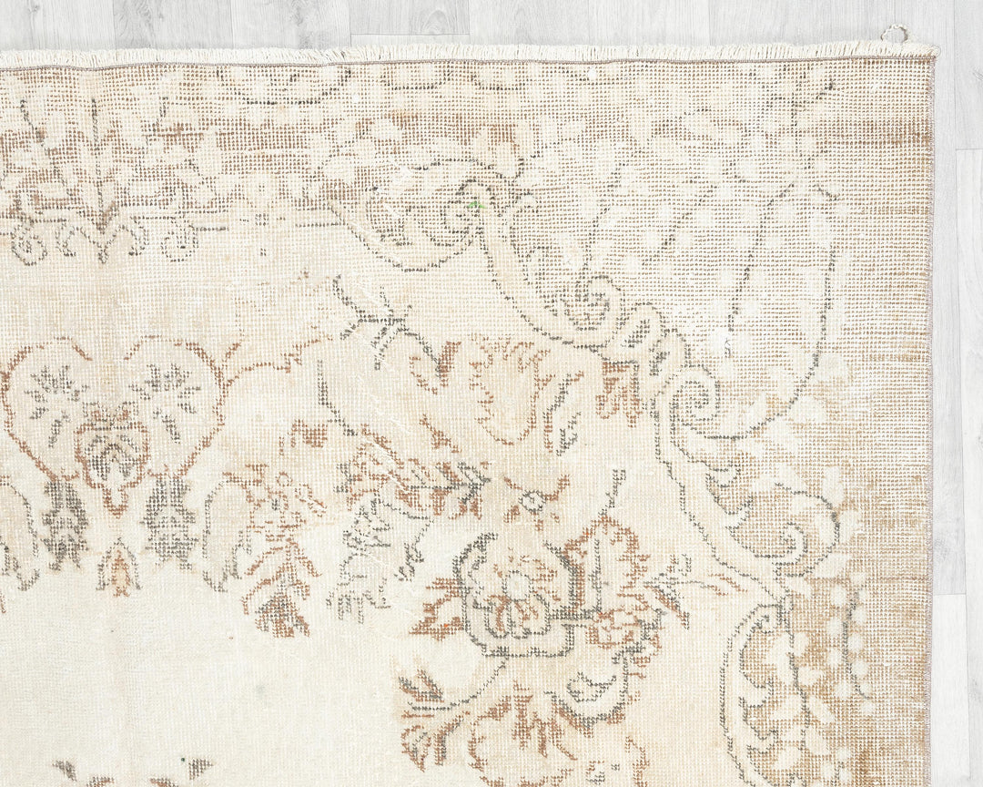 Beige Oushak Rug 5' 9" x 10' 4" | No. VR55317
