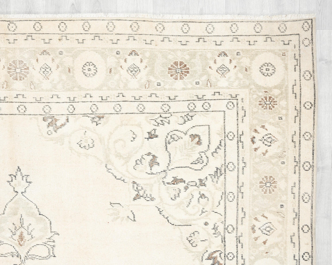 Beige Oushak Rug 7' 1" x 10' 2" | No. VR64341