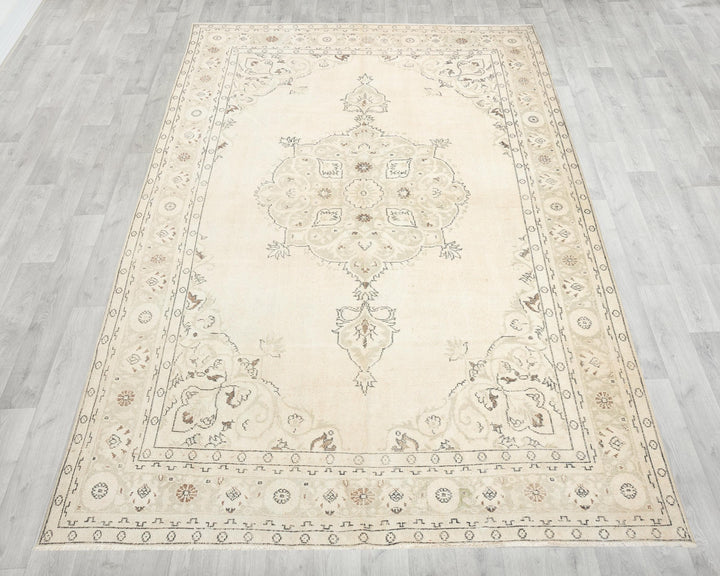 Beige Oushak Rug 7' 1" x 10' 2" | No. VR64341