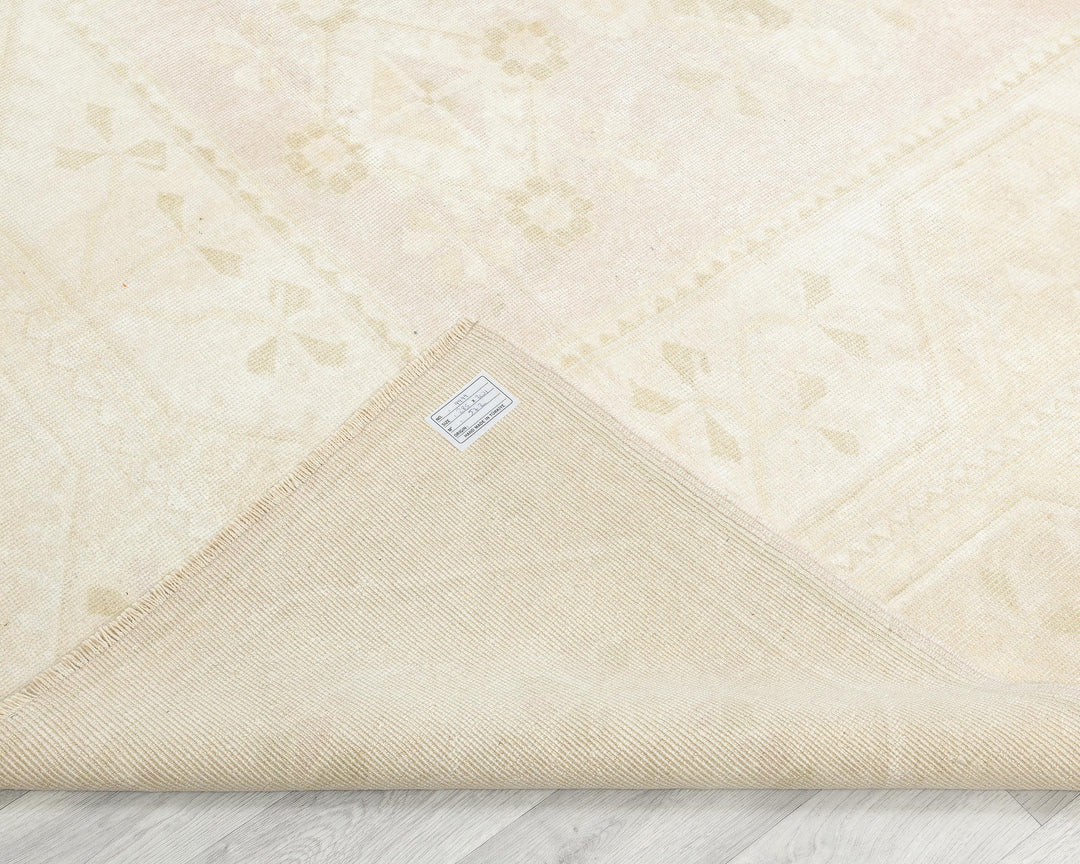 Beige Oushak Rug 6' 7" x 9' 4" | No. VR41139