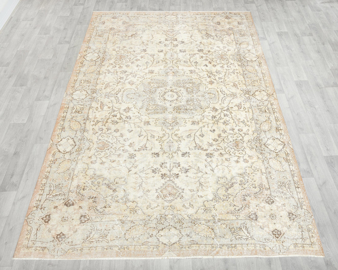 Beige Oushak Rug 6' 3" x 9' 3" | No. VR70968