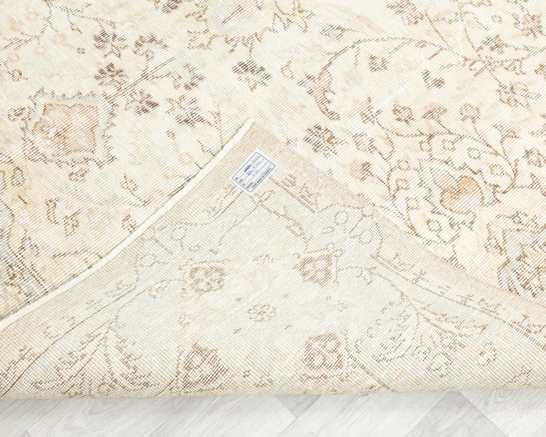 Beige Oushak Rug 6' 3" x 9' 3" | No. VR70968