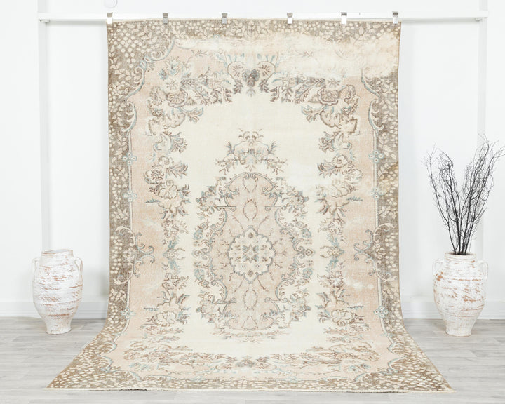 Neutral Oushak Rug 6' x 10' 4" | No. VR19435