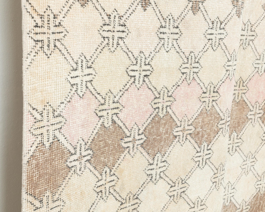Neutral Oushak Rug 4' 8" x 10' | No. VR72839