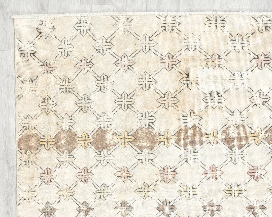 Neutral Oushak Rug 4' 8" x 10' | No. VR72839