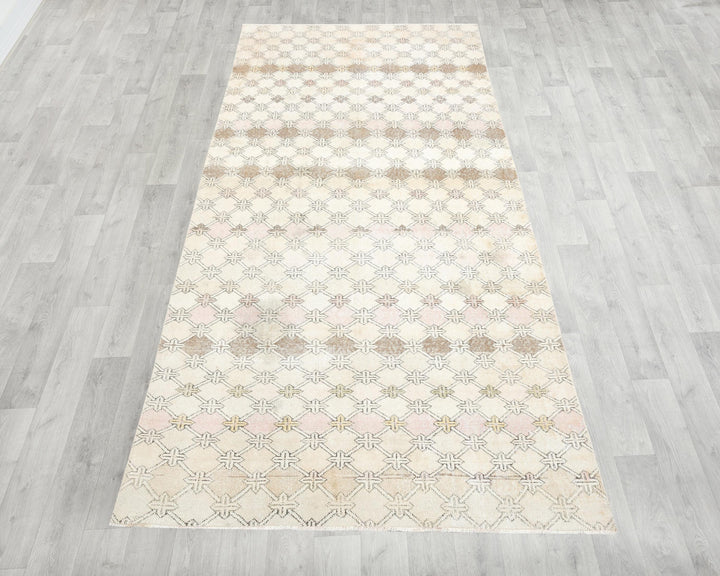 Neutral Oushak Rug 4' 8" x 10' | No. VR72839