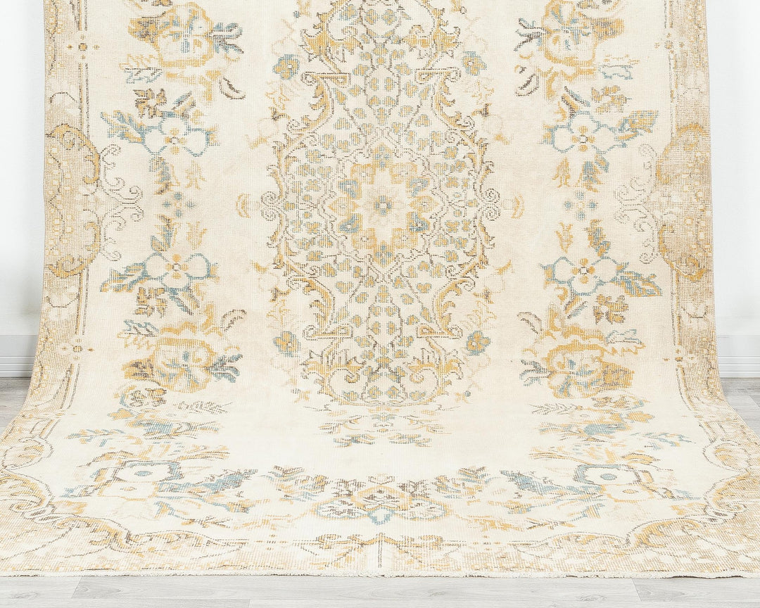 Beige Oushak Rug 5' 11" x 10' | No. VR96332