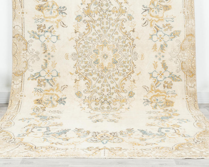 Beige Oushak Rug 5' 11" x 10' | No. VR96332