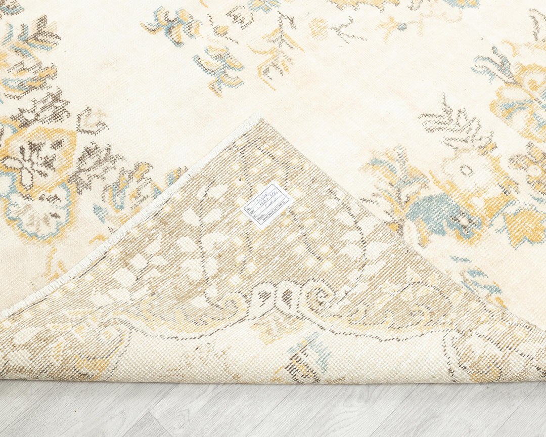 Beige Oushak Rug 5' 11" x 10' | No. VR96332