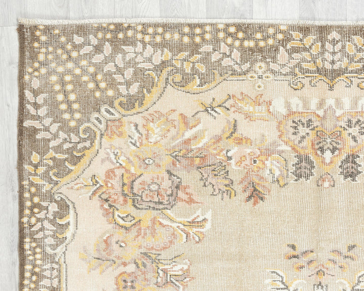 Oushak Rug 5' 8" x 9' 1" | No. VR68109