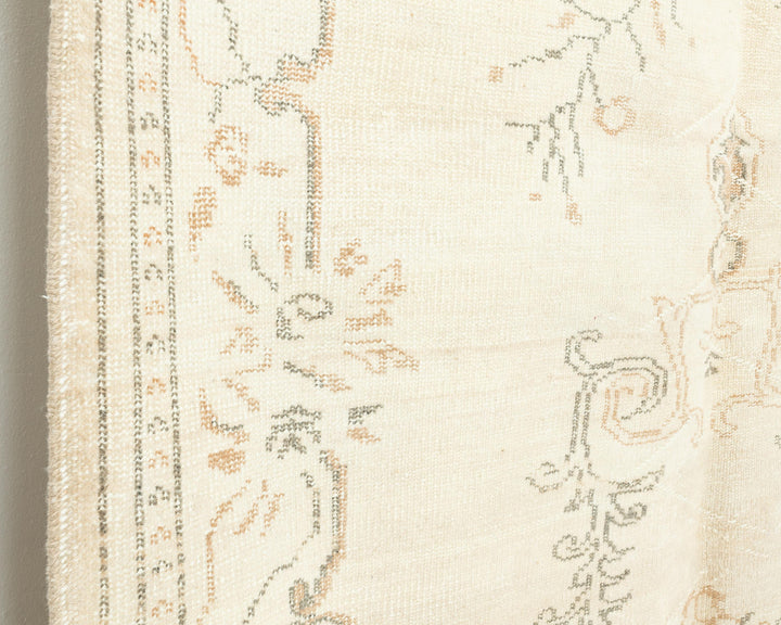 Beige Oushak Rug 5' 7" x 9' 5" | No. VR46188