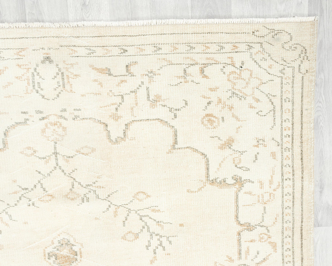 Beige Oushak Rug 5' 7" x 9' 5" | No. VR46188