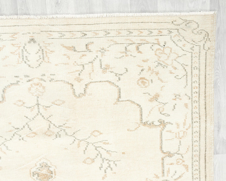 Beige Oushak Rug 5' 7" x 9' 5" | No. VR46188