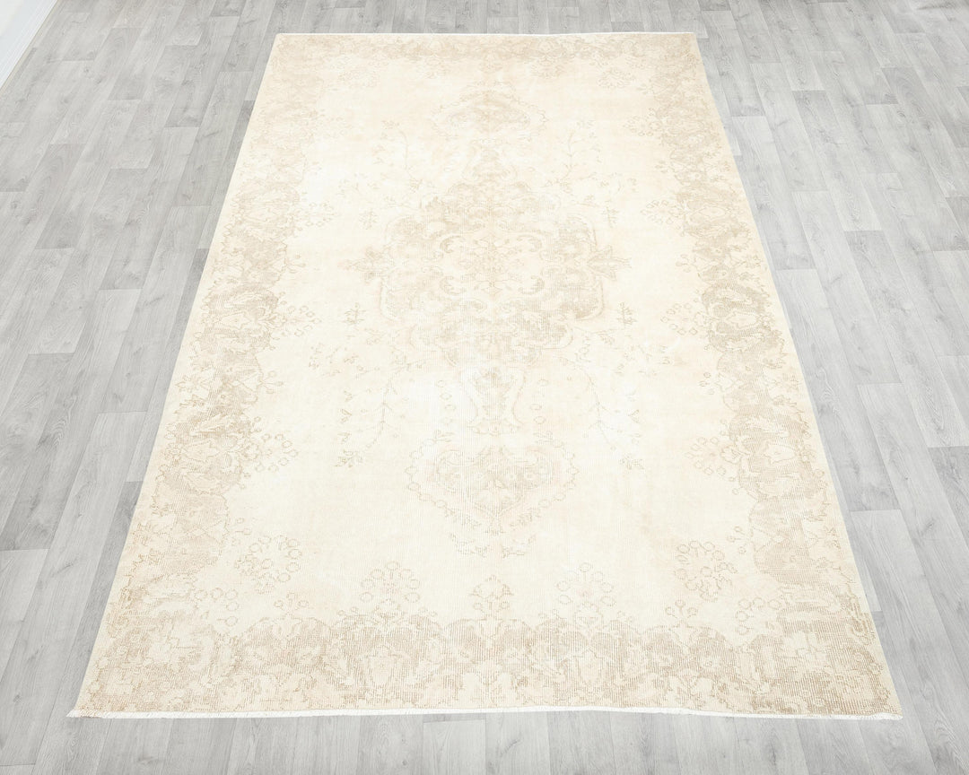 Beige Oushak Rug 5' 10" x 9' 4" | No. VR66345