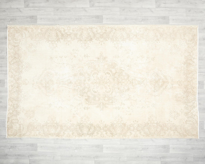 Beige Oushak Rug 5' 10" x 9' 4" | No. VR66345