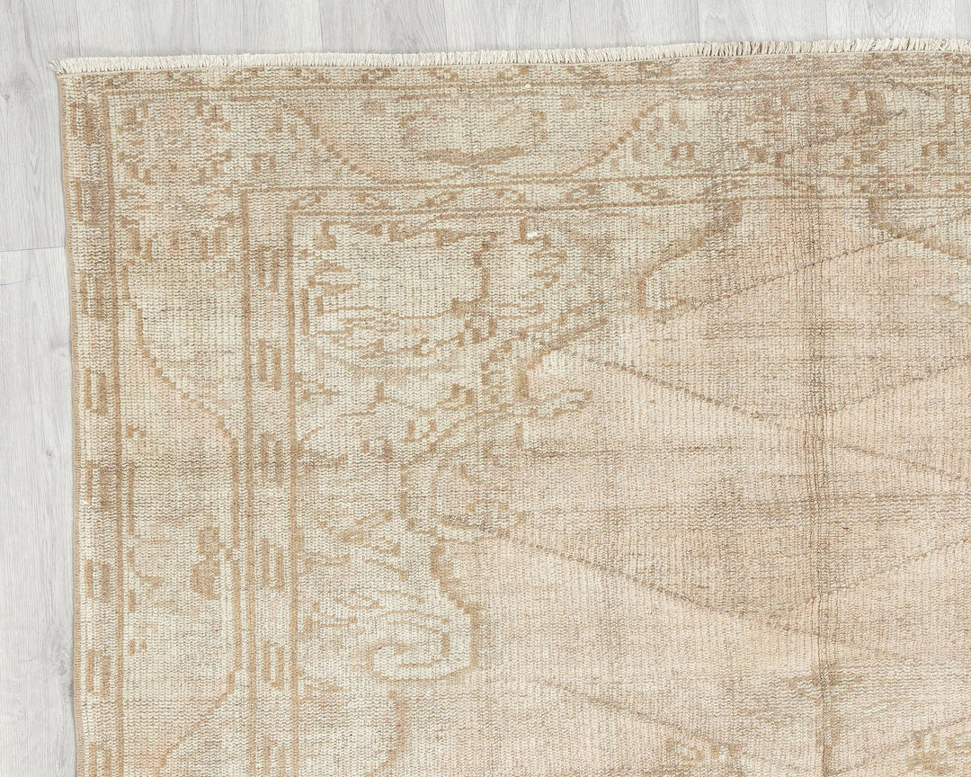 Brown Oushak Rug 5' 1" x 9' 8" | No. VR59065