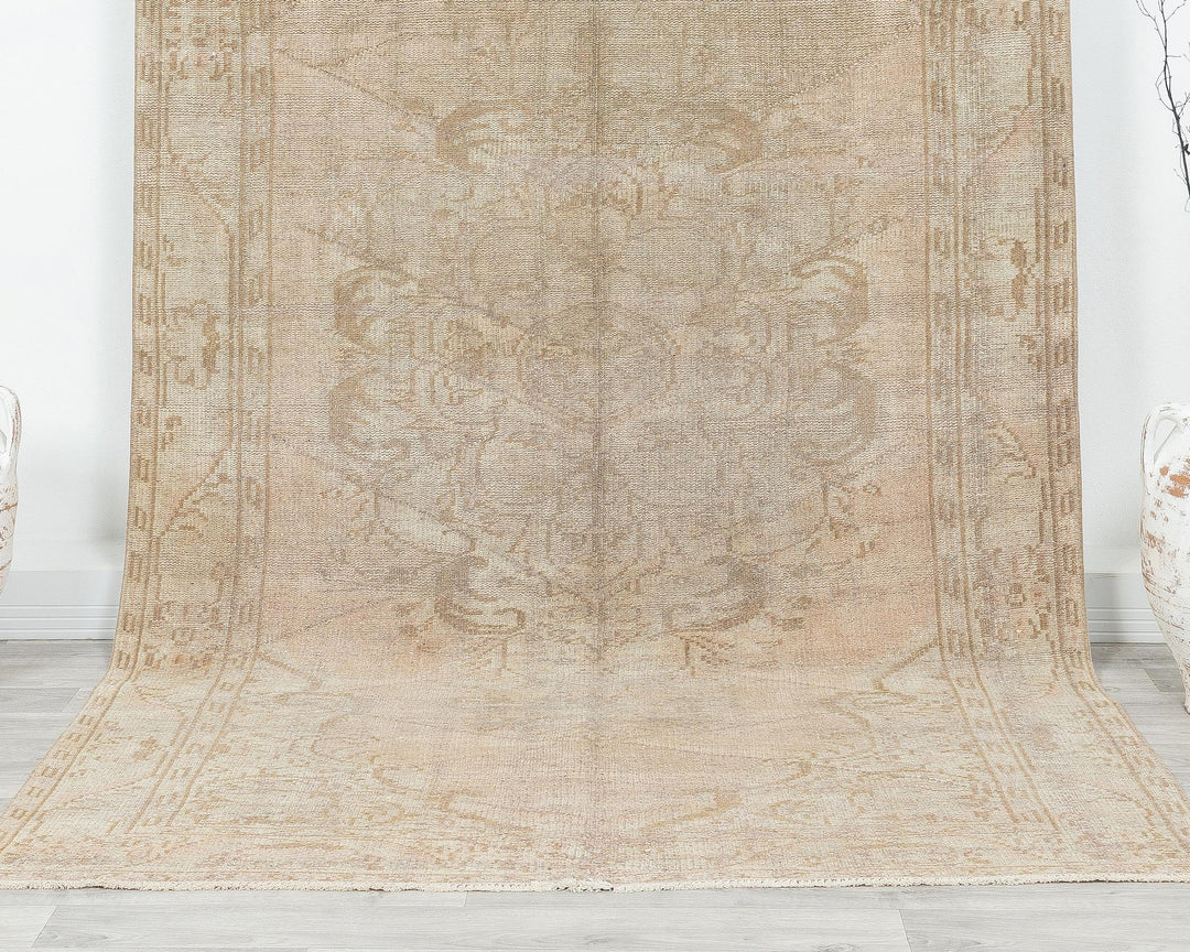 Brown Oushak Rug 5' 1" x 9' 8" | No. VR59065