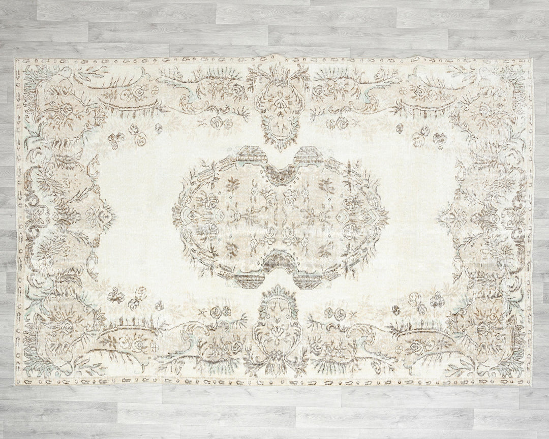 Beige Oushak Rug 9' 4" x 6' 5" | No. VR67062